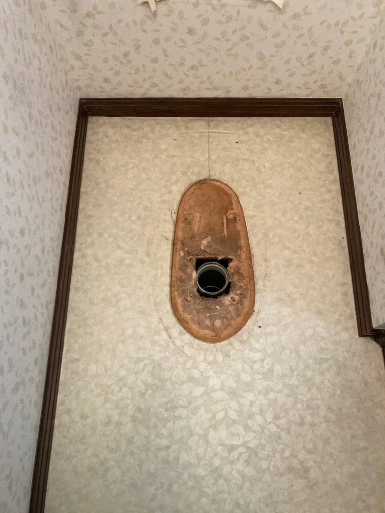 床下排水管の劣化・破損写真