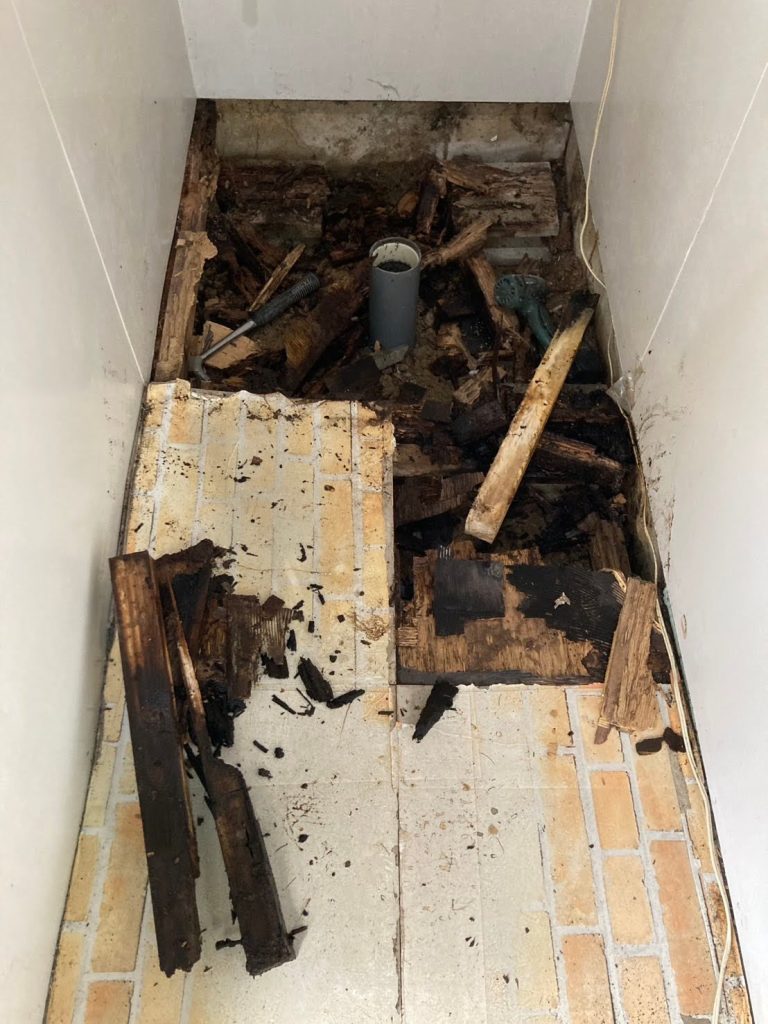 排水管や排水ポンプの不具合の写真